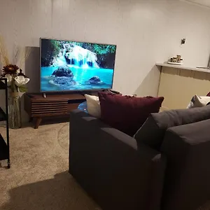https://choose-1of-2-entire-appart-1br-1sofa-bed-king-size-free.niagara-fallshotels.com
