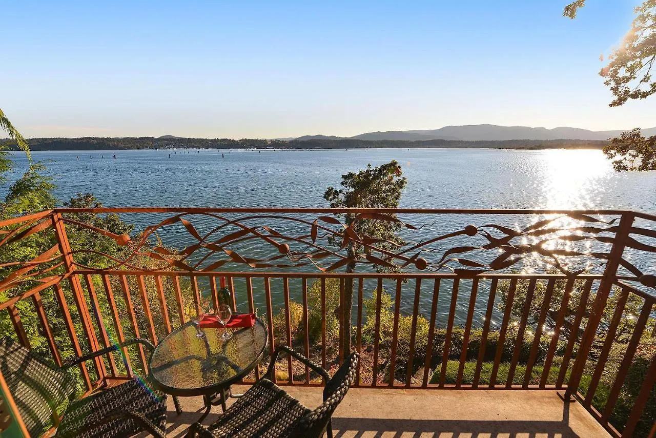 Salishan Chief Suite Cowichan Bay