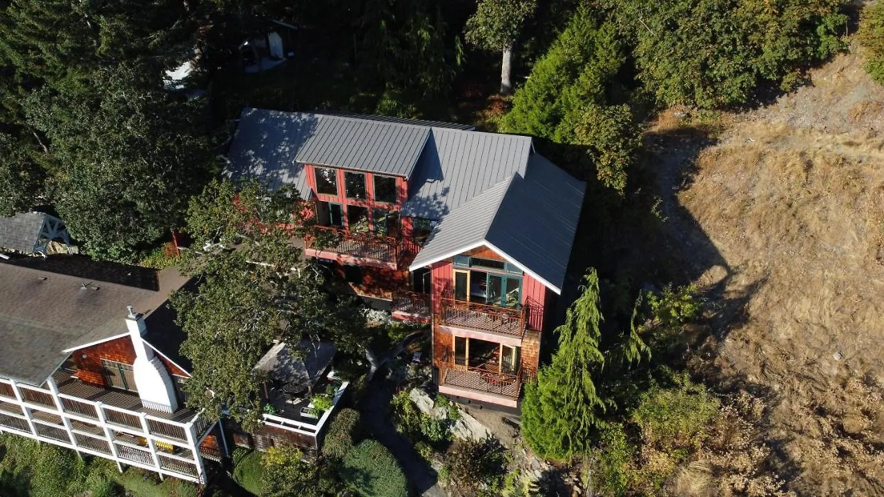 Salishan Chief Suite Cowichan Bay