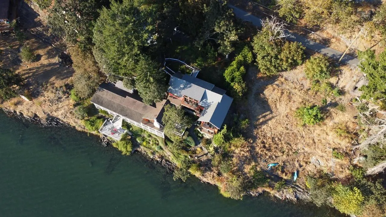 Salishan Chief Suite Cowichan Bay 0*,