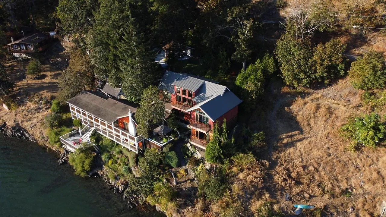 Salishan Chief Suite Cowichan Bay 0*,  Canada