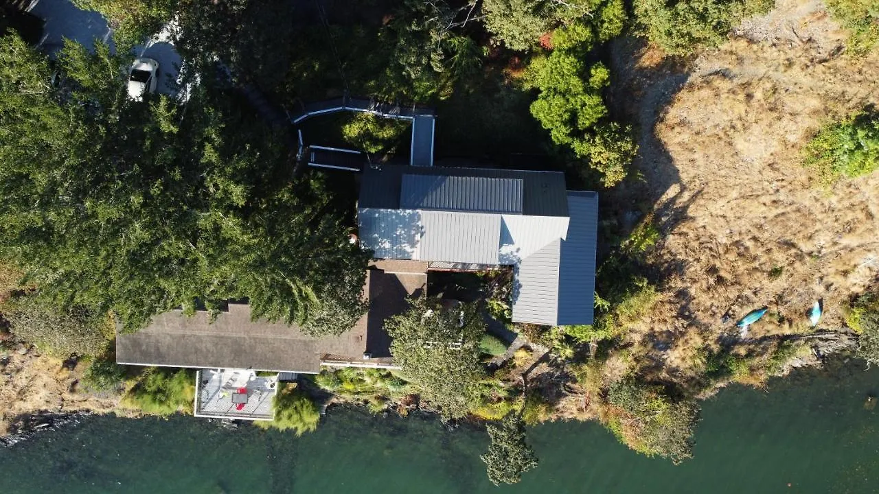 Salishan Chief Suite Cowichan Bay 0*,