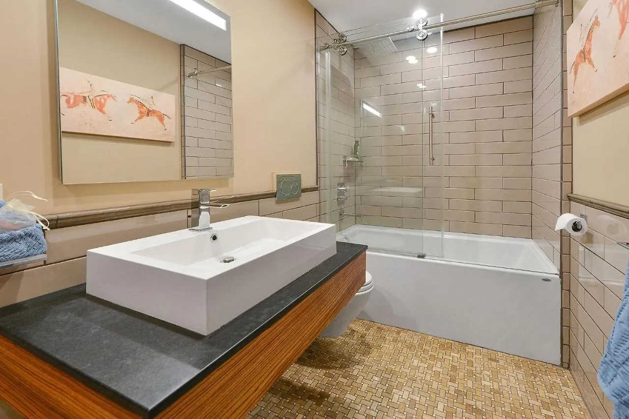 Salishan Chief Suite Cowichan Bay